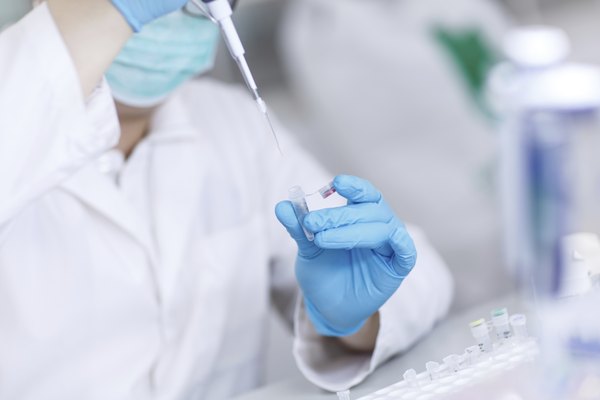 微量移液器通常用于將樣品注入凝膠。